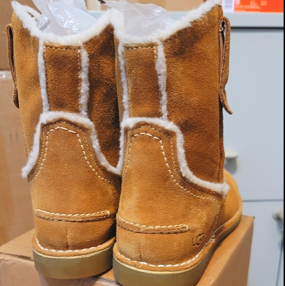 SOLD OUT UGG CATICA Western Style Ankle Boots S-9. - Picture 5 of 12